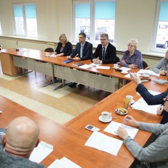 Sesja czy spotkanie przy kawie? Rada łamiąc statut dosypała 600 tysięcy do inwestycji w Dziwnówku? Sesja czy spotkanie przy kawie? Rada łamiąc statut dosypała 600 tysięcy do inwestycji w Dziwnówku?