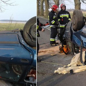 Volvo uderza w drzewo i dachuje. Jedna osoba poszkodowana