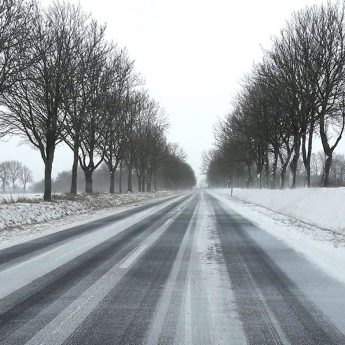 Meteorolodzy ostrzegają przed zamieciami i silnym mrozem Meteorolodzy ostrzegają przed zamieciami i silnym mrozem