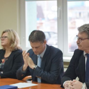 Jest wniosek o kolejną sesję i kolejne środki na przebudowę ulic w Dziwnówku Jest wniosek o kolejną sesję i kolejne środki na przebudowę ulic w Dziwnówku