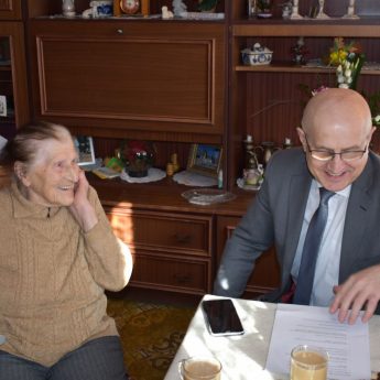 Burmistrz Danieluk odwiedził 100-letnią mieszkankę Golczewa! Burmistrz Danieluk odwiedził 100-letnią mieszkankę Golczewa!