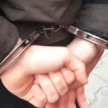 Wpadł z narkotykami na gorącym uczynku. Zatrzymali go policjanci po służbie Wpadł z narkotykami na gorącym uczynku. Zatrzymali go policjanci po służbie