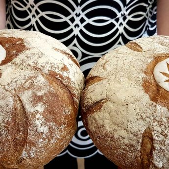 Chleb z nasionami i mąką konopną? Oto nowy produkt firmy Wiesława Żelka! Chleb z nasionami i mąką konopną? Oto nowy produkt firmy Wiesława Żelka!