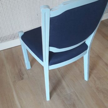 Dębowe krzesła po renowacji