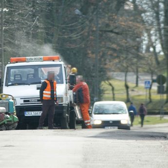 Drogowcy wzięli się za robotę Drogowcy wzięli się za robotę