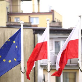 Wójt Gminy Świerzno zachęca: "Wywieśmy flagi przed domami" Wójt Gminy Świerzno zachęca: "Wywieśmy flagi przed domami"