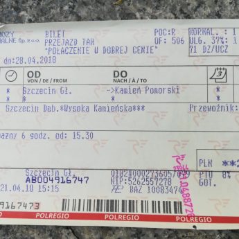 Kupiła bilet do Kamienia Pomorskiego. Z Wysokiej Kamieńskiej musiała jechać taksówką na swój koszt Kupiła bilet do Kamienia Pomorskiego. Z Wysokiej Kamieńskiej musiała jechać taksówką na swój koszt