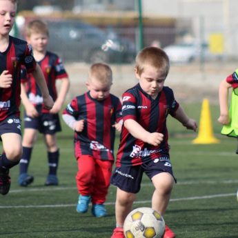 Pogoń Szczecin Football Schools zaprasza na treningi w Kamieniu Pomorskim Pogoń Szczecin Football Schools zaprasza na treningi w Kamieniu Pomorskim