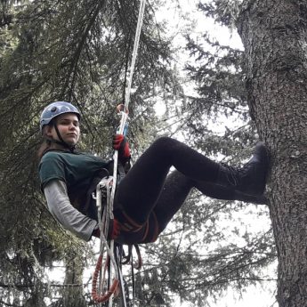 Uczniowie Technikum Leśnego wzięli udział w kursie arborystycznym Uczniowie Technikum Leśnego wzięli udział w kursie arborystycznym