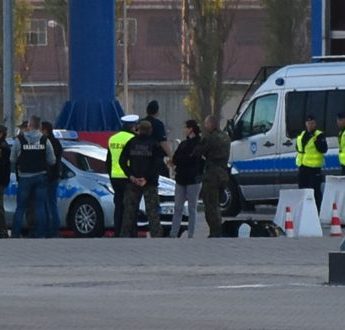 Policja szuka sprawcy alarmu bombowego w porcie Policja szuka sprawcy alarmu bombowego w porcie