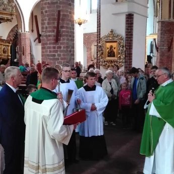 Trzy nowe witraże w kamieńskiej katedrze Trzy nowe witraże w kamieńskiej katedrze