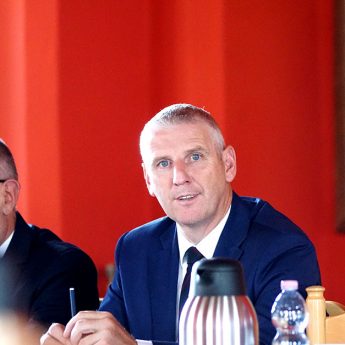 Burmistrz Stanisław Kuryłło z jednogłośnym absolutorium. "To ostatni rok programu naprawczego"