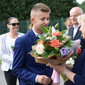 Dyrektor Aldona Kaczmarek żegna się z golczewską szkołą Dyrektor Aldona Kaczmarek żegna się z golczewską szkołą