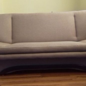 Sprzedam Tanio kanapę w dobrym stanie