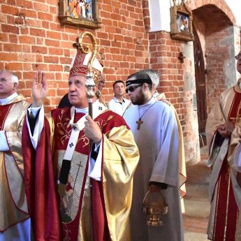 Witraż św. Ottona poświęcony. Za tydzień średniowieczny jarmark w Kamieniu Pomorskim