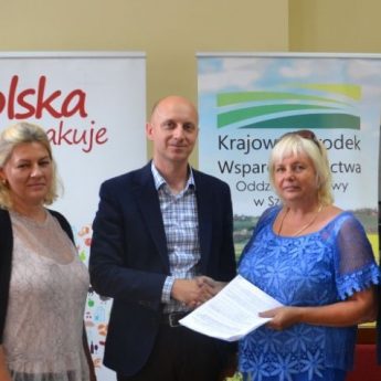 Umowy podpisane. Nieruchomości w Buniewicach z nowym gospodarzem Umowy podpisane. Nieruchomości w Buniewicach z nowym gospodarzem