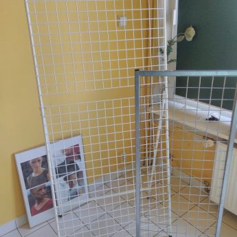 Kratki stojące i wiszące sprzedam.