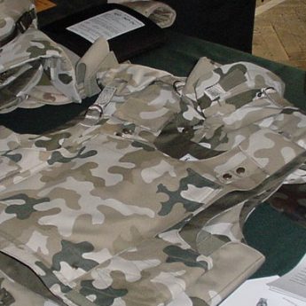 Wojskowe buty, mundury, płaszcze, kożuchy. Agencja Mienia Wojskowego sprzedaje asportyment Wojskowe buty, mundury, płaszcze, kożuchy. Agencja Mienia Wojskowego sprzedaje asportyment