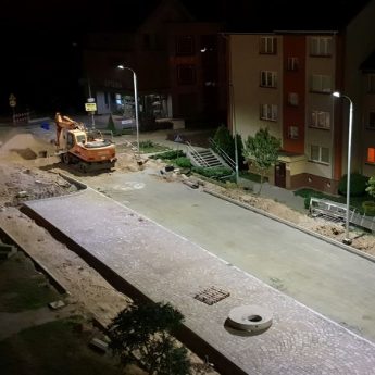 LEDy zaświeciły na ulicy Kopernika. Burmistrz: "Niebawem takie oświetlenie pojawi się w całej gminie!" LEDy zaświeciły na ulicy Kopernika. Burmistrz: "Niebawem takie oświetlenie pojawi się w całej gminie!"