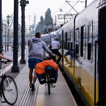 Rewolucja w PKP. Od dziś możesz podróżować z rowerem za symboliczną złotówkę Rewolucja w PKP. Od dziś możesz podróżować z rowerem za symboliczną złotówkę