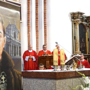 Kolejne relikwie w kamieńskiej katedrze. Odpust Brzodowiecki w Kamieniu Pomorskim Kolejne relikwie w kamieńskiej katedrze. Odpust Brzodowiecki w Kamieniu Pomorskim