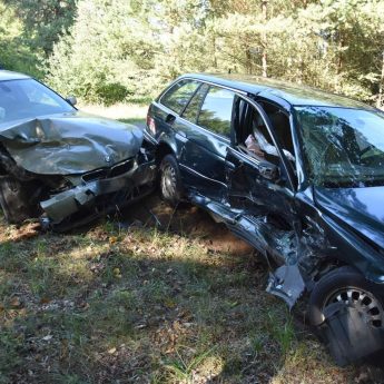 Zderzenie dwóch aut BMW pod Jatkami Zderzenie dwóch aut BMW pod Jatkami