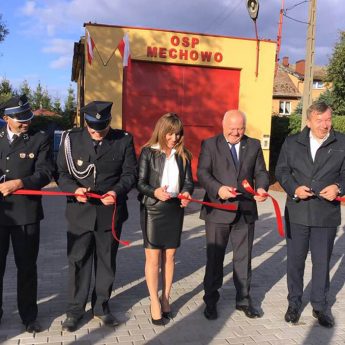Strażacy Ochotnicy z Mechowa mają nowy podjazd do remizy Strażacy Ochotnicy z Mechowa mają nowy podjazd do remizy