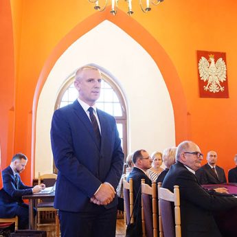 Burmistrz Kuryłło złożył ślubowanie. Jacek Golusda przewodniczącym Rady Miejskiej Burmistrz Kuryłło złożył ślubowanie. Jacek Golusda przewodniczącym Rady Miejskiej