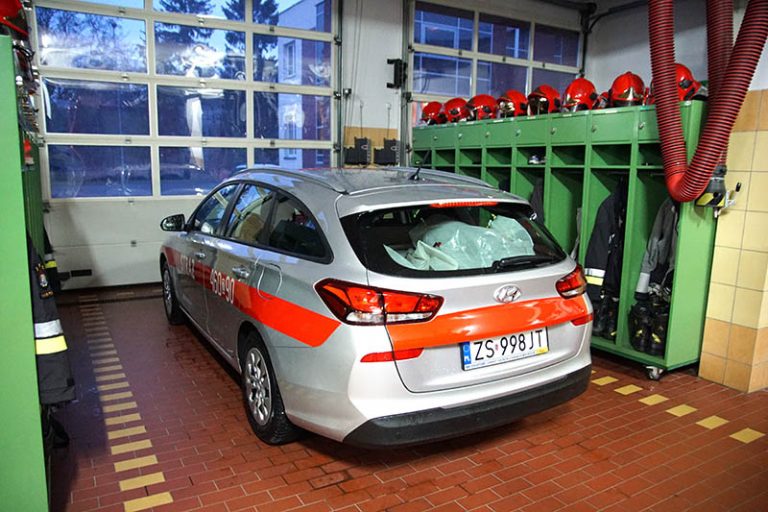 Kamieńscy strażacy dostali nowy wóz Kamienskie.info