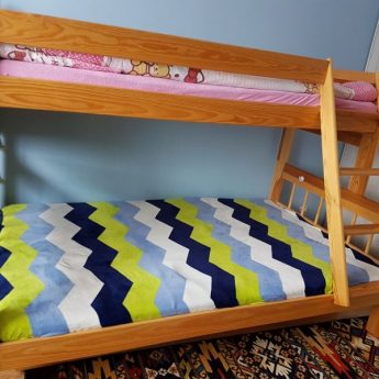 Sprzedam drewniane łóżko piętrowe 3-osobowe