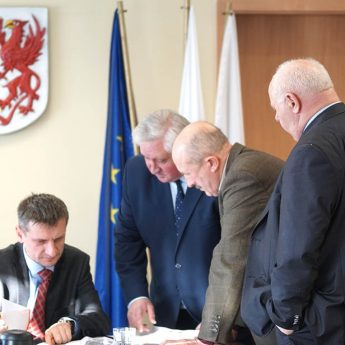 Kamieński PiS murem za Anatolem Kołoszukiem. Radni bojkotują prace Komisji Rewizyjnej Kamieński PiS murem za Anatolem Kołoszukiem. Radni bojkotują prace Komisji Rewizyjnej