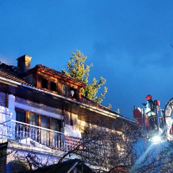 Pożar domu jednorodzinnego w Golczewie. Na miejscu dziewięć zastępów straży Pożar domu jednorodzinnego w Golczewie. Na miejscu dziewięć zastępów straży