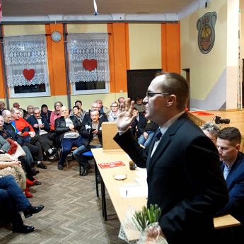 Gorące wybory sołeckie w Dargobądzu! Agitacja radnego i rękoczyny w tle! [FILM]