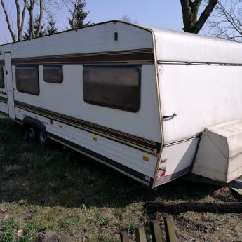 Przyczepa kempingowa 2 osie; 7.5 długa Przyczepa kempingowa 2 osie; 7.5 długa