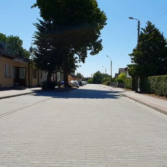 Przez awarię kabla rozbiorą fragment chodnika na Nowoogrodowej Przez awarię kabla rozbiorą fragment chodnika na Nowoogrodowej
