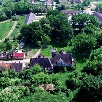 Dwór w Margowie za niespełna 190 tys. złotych! Dwór w Margowie za niespełna 190 tys. złotych!