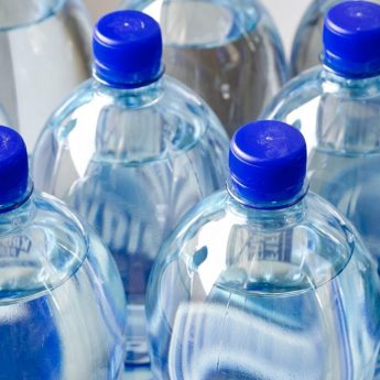 Będzie kaucja za plastikowe butelki. Z Unii znikną jednorazowe plastiki Będzie kaucja za plastikowe butelki. Z Unii znikną jednorazowe plastiki