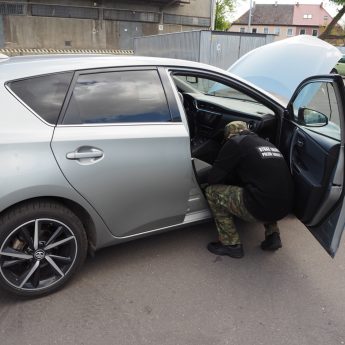Dwie skradzione hybrydowe toyoty auris zatrzymane w Świnoujściu Dwie skradzione hybrydowe toyoty auris zatrzymane w Świnoujściu