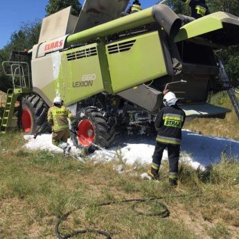 Kombajn zapalił się w trakcie żniw!