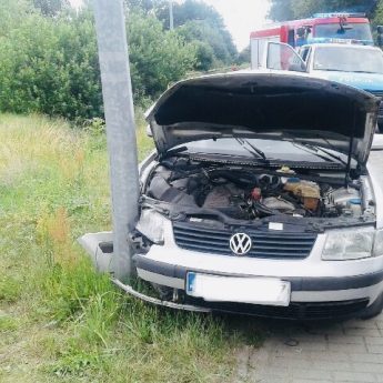 Dostała ataku padaczki i uderzyła w słup. Na miejscu wszystkie służby