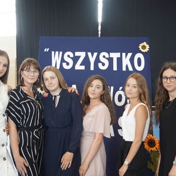 Kamieńskie gimnazjum przeszło do historii. 89 uczniów skończyło rok szkolny Kamieńskie gimnazjum przeszło do historii. 89 uczniów skończyło rok szkolny