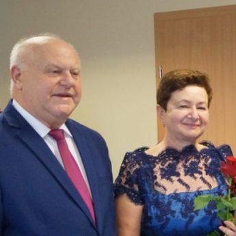 Anna Jarząb dalej na czele Zespołu Szkół Ponadgimnazjalnych w Wolinie Anna Jarząb dalej na czele Zespołu Szkół Ponadgimnazjalnych w Wolinie