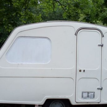 Sprzedam przyczepę 607331639