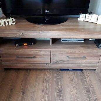 Mam do sprzedania komodę pod TV komoda