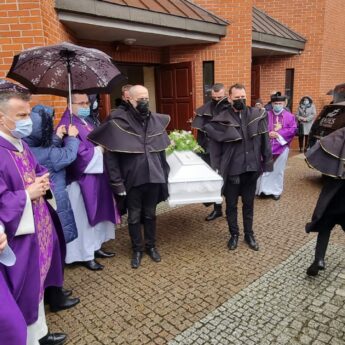 Pożegnali ofiary tragedii w Dziwnowie Pożegnali ofiary tragedii w Dziwnowie