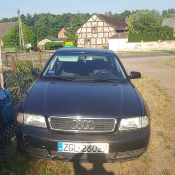 Wjechał w płot i uciekł. Czytelnik prosi o pomoc w ust Wjechał w płot i uciekł. Czytelnik prosi o pomoc w ust