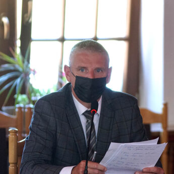 Burmistrz Kamienia Pomorskiego z jednomyślnym absolutorium, bez wotum zaufania Burmistrz Kamienia Pomorskiego z jednomyślnym absolutorium, bez wotum zaufania