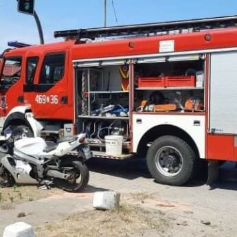 Groźne zderzenie osobówki z motocyklem w Wisełce