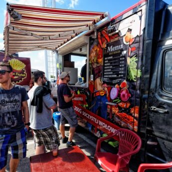 Lubicie jedzenie z foodtrucków? Mamy dla Was 10 darmowych voucherów! [LISTA ZWYCIĘZCÓW]