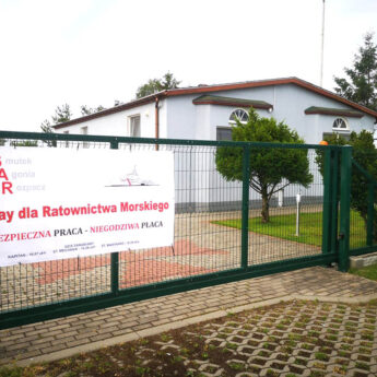 Akcja protestacyjna SAR. Ratownicy apelują o podwyżki "Smutek Agonia Rozpacz"
